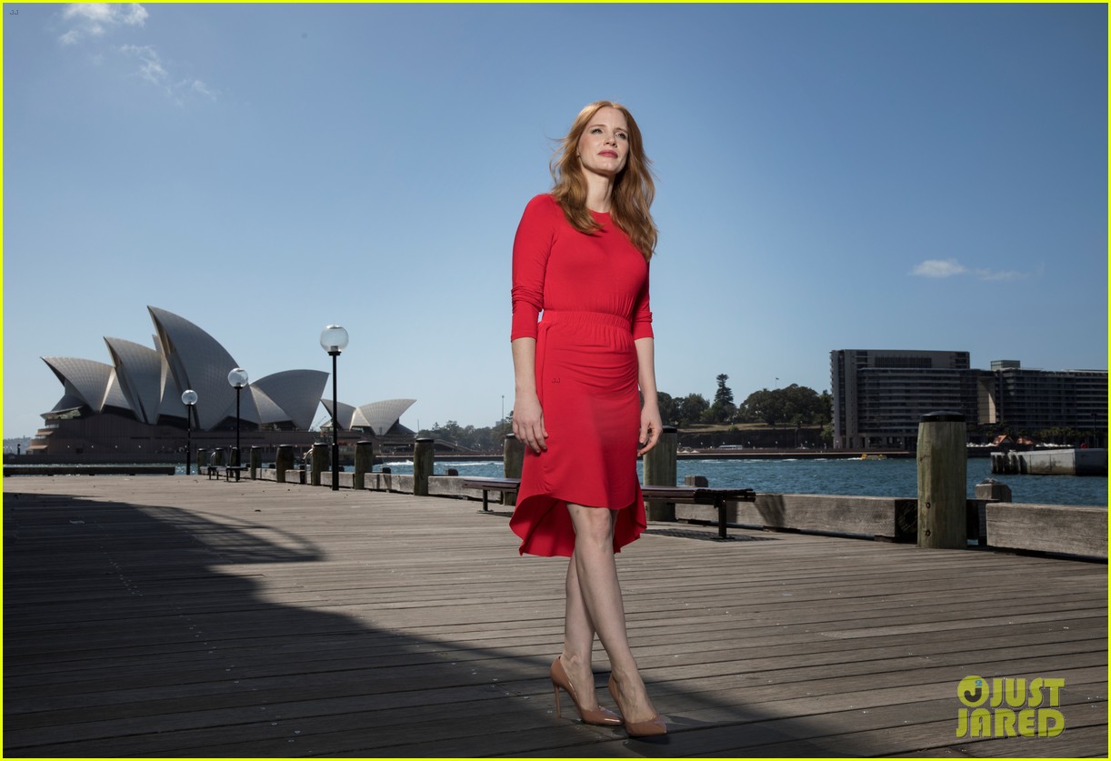 jessica chastain poses for stunning photos in sydney 124023932