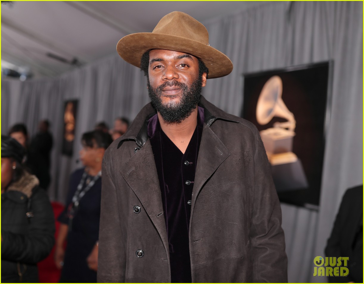 gary clark jr suits up in purple for grammys 2018 014022573