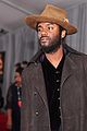 gary clark jr suits up in purple for grammys 2018 07