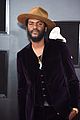 gary clark jr suits up in purple for grammys 2018 09