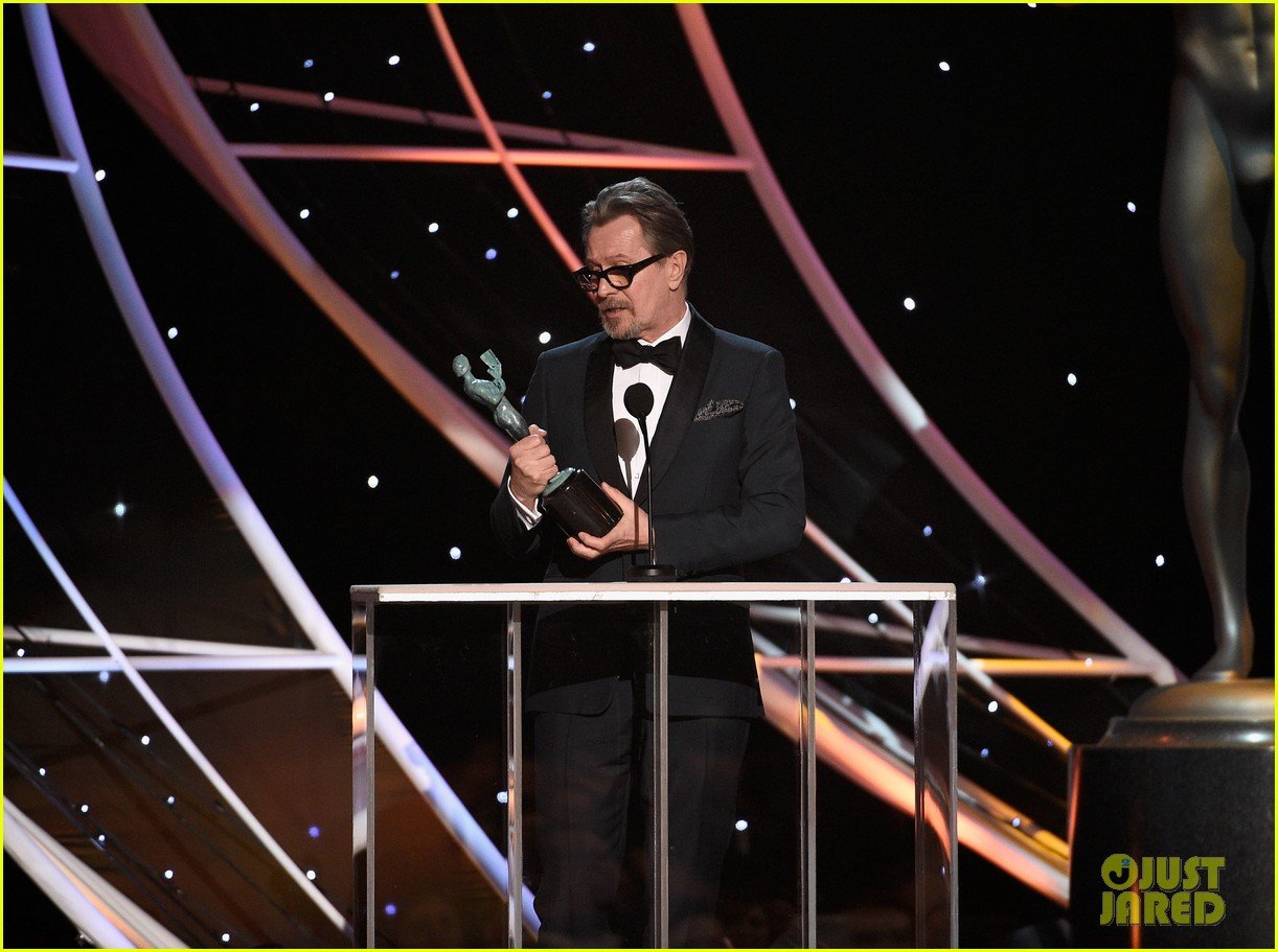 Gary Oldman Wins Best Actor in a Leading Role at SAG Awards 2018
