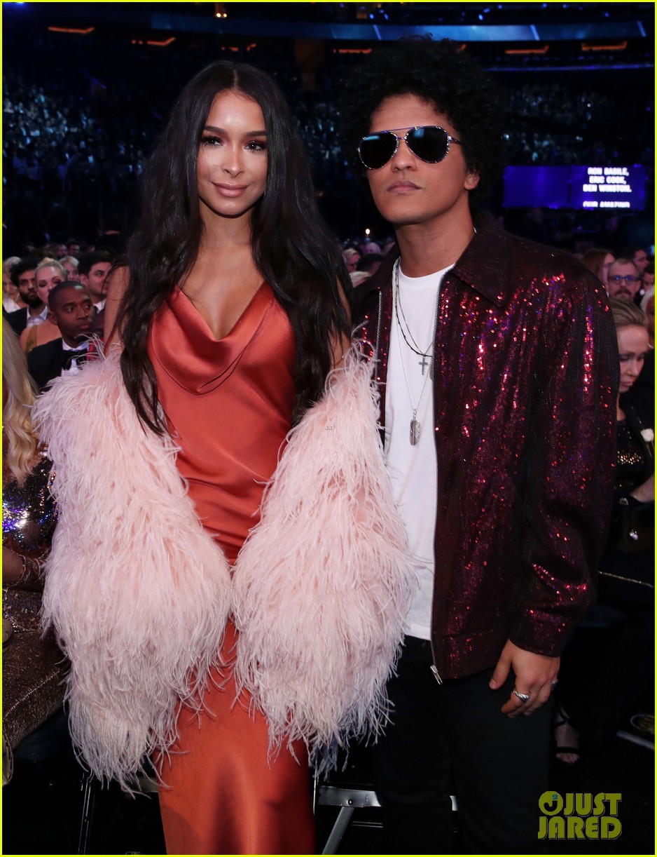 Backstage at Grammys 2018 Moments You Didn't See on TV! Photo