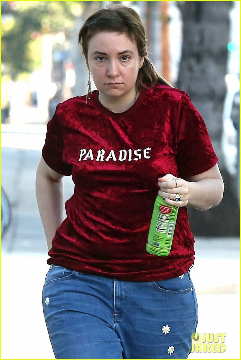 lena dunham steps out after breakup 044014052