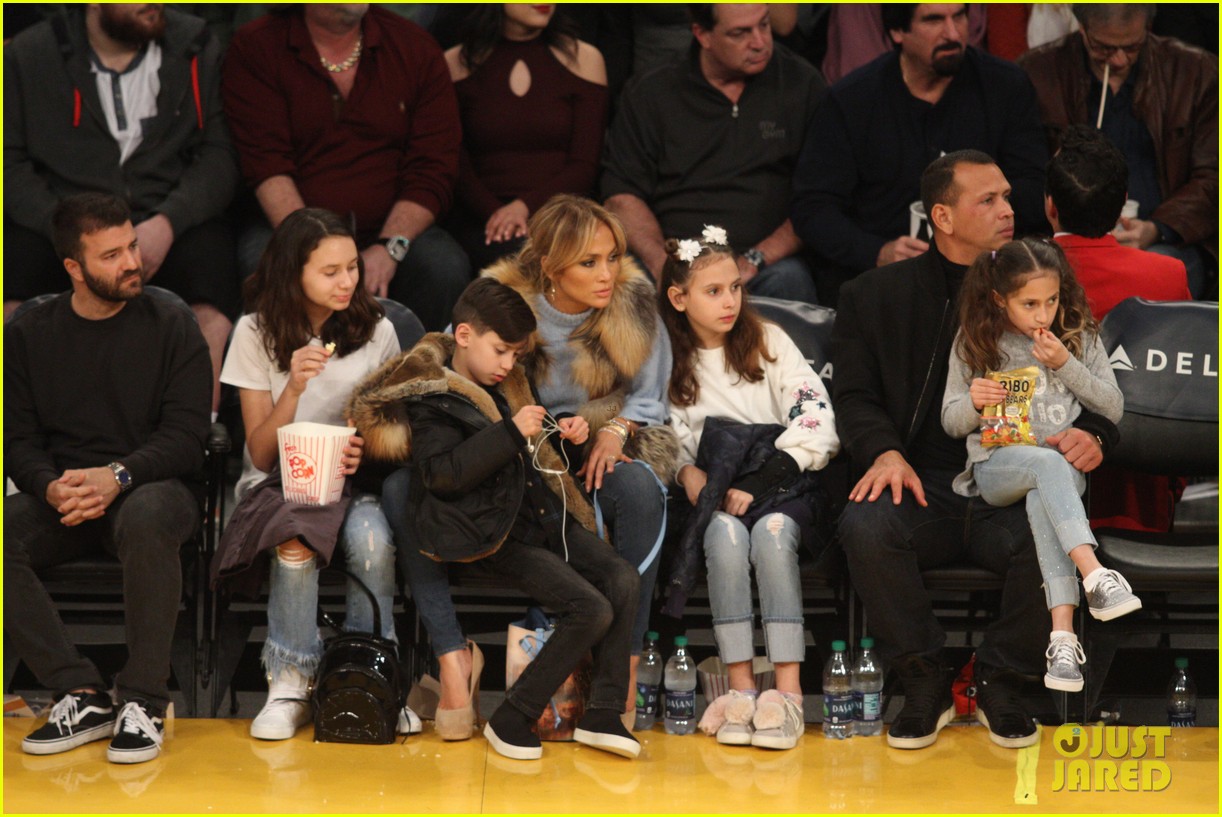 Jennifer Lopez & Alex Rodriguez Take Their Kids to the Lakers Game