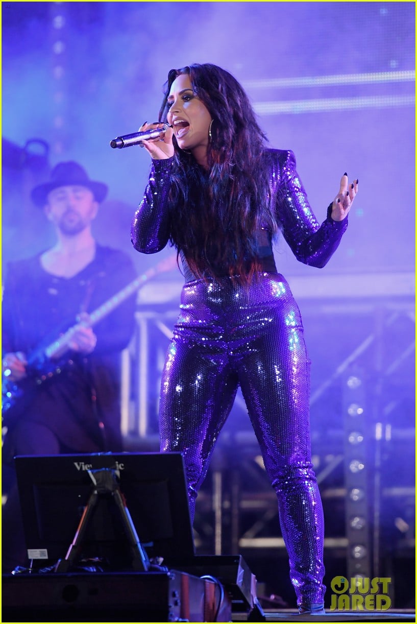 demi lovato performs in a sequined jumpsuit for nye in miami 114006359