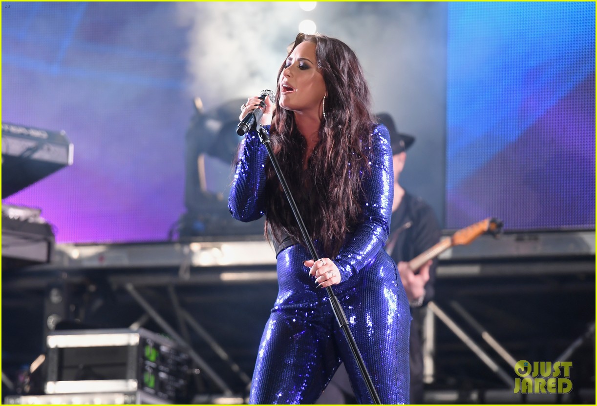 demi lovato performs in a sequined jumpsuit for nye in miami 164006364