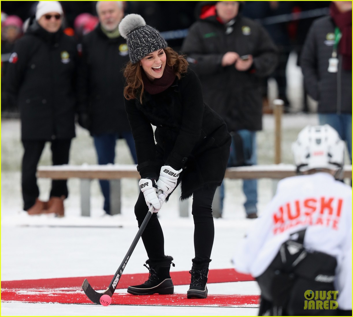 pregnant kate middleton prince william hit the ice meet with swedish royal family 294024592