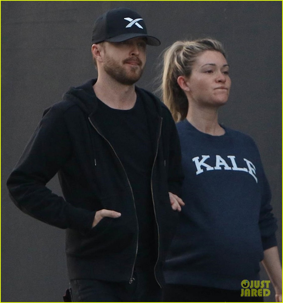 aaron paul and pregnant lauren parsekian step out after he says shes due any minute 02
