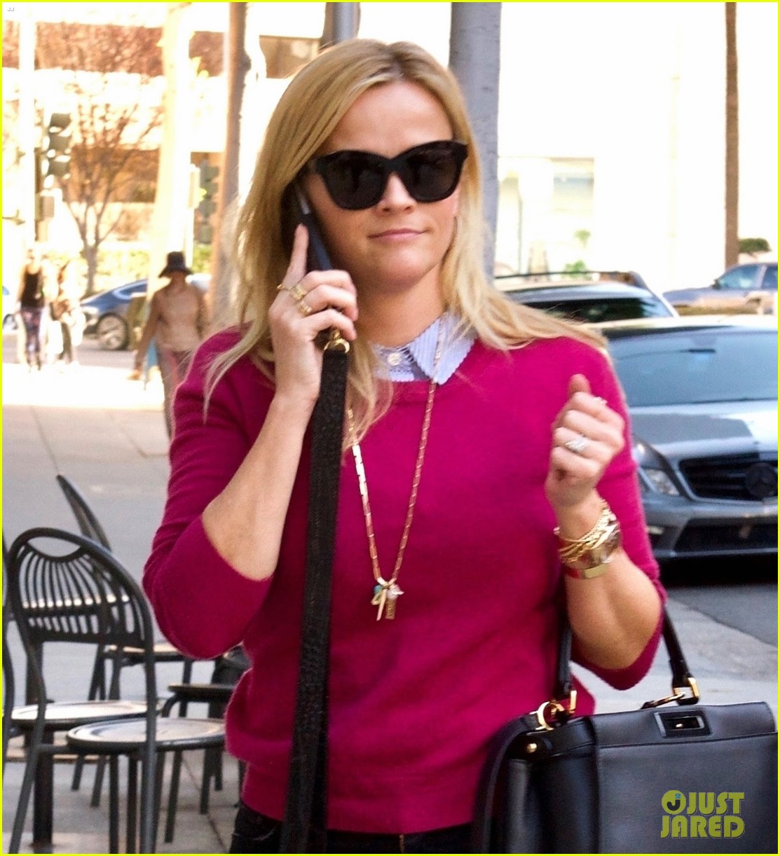 reese witherspoon pink sweater errands 02