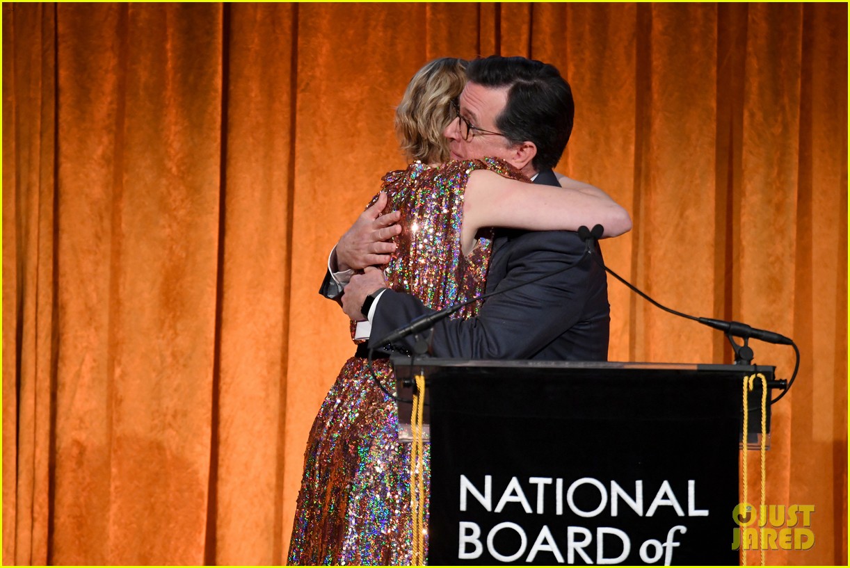 meryl streep kisses robert de niro while being honored at nbr awards 234012034