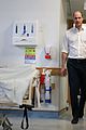 prince william scrubs in to watch robotic surgery in london 05