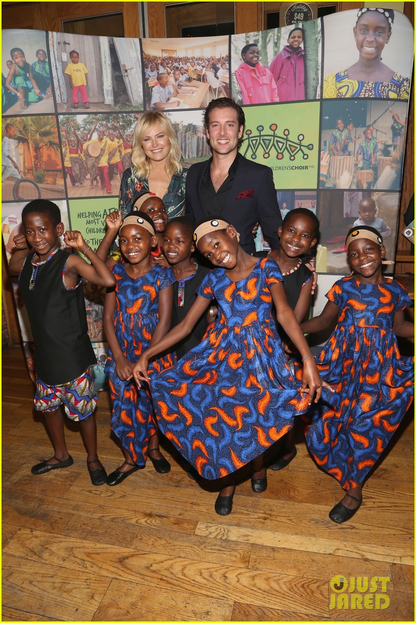malin akerman fiance jack donnelly host the african childrens choir changemakers gala 054026140