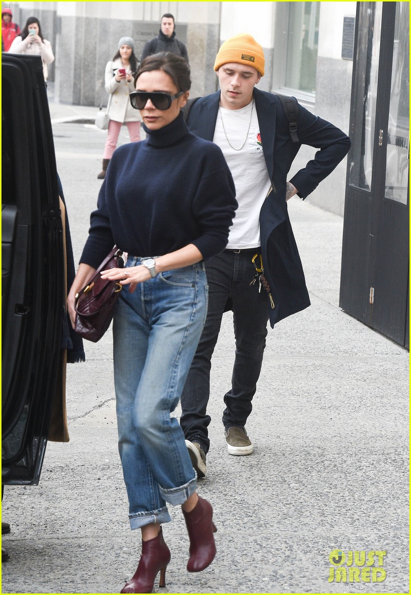 victoria beckham and son brooklyn hang out together during nyfw 114030702