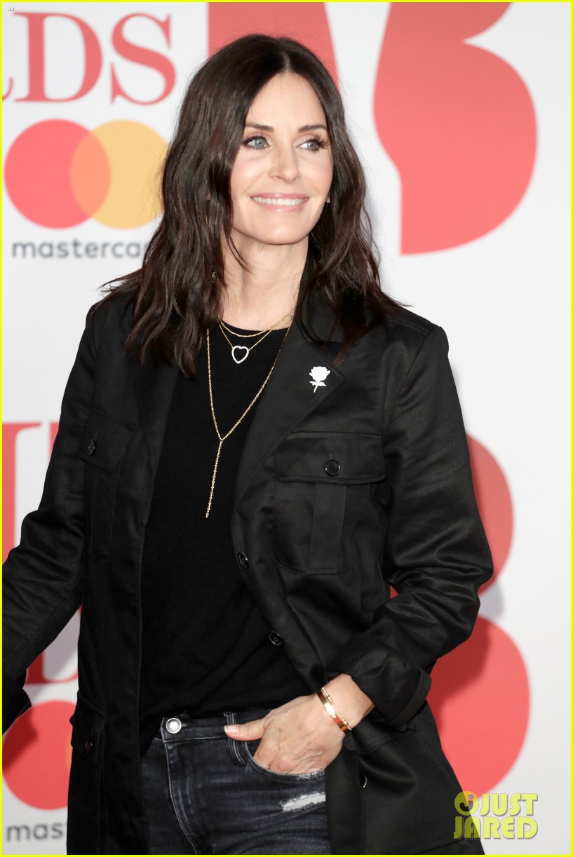 courteney cox supports fiance johnny mcdaid at brit awards 2018 054036931