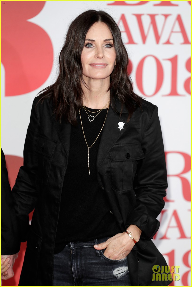 courteney cox supports fiance johnny mcdaid at brit awards 2018 064036932