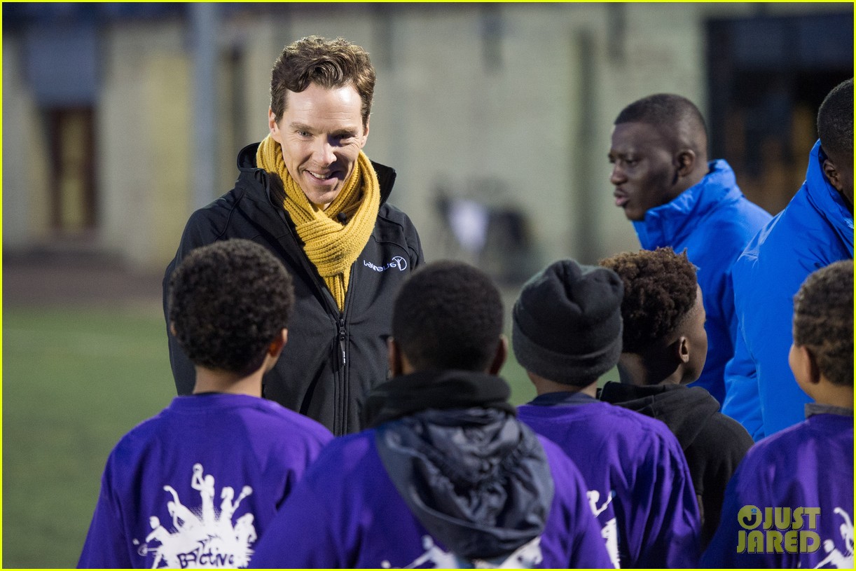 benedict cumberbatch plays soccer with kids in london 024028958