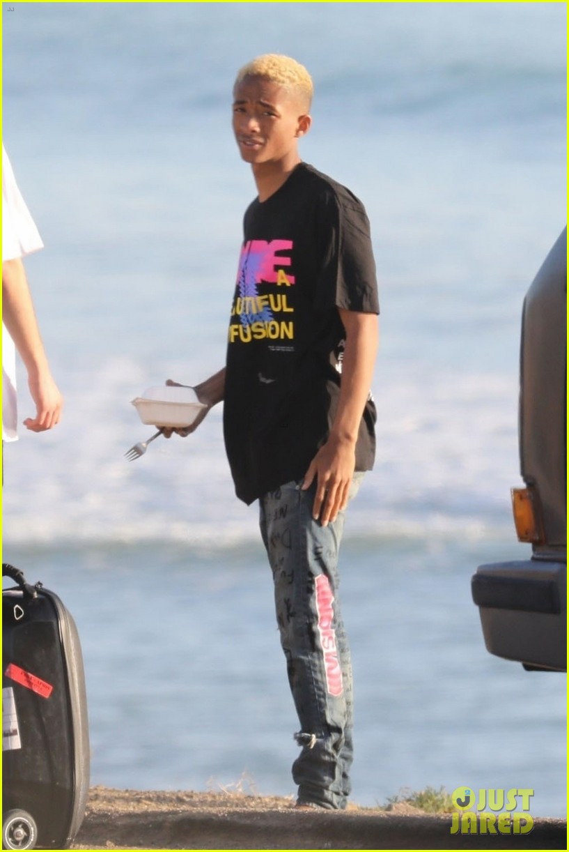 jaden smith shows off shirtless physique for morning swim 024027115