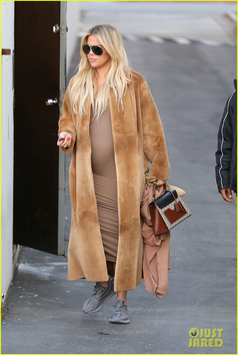 Pregnant Khloe Kardashian & Kris Jenner Go Shopping for the Baby