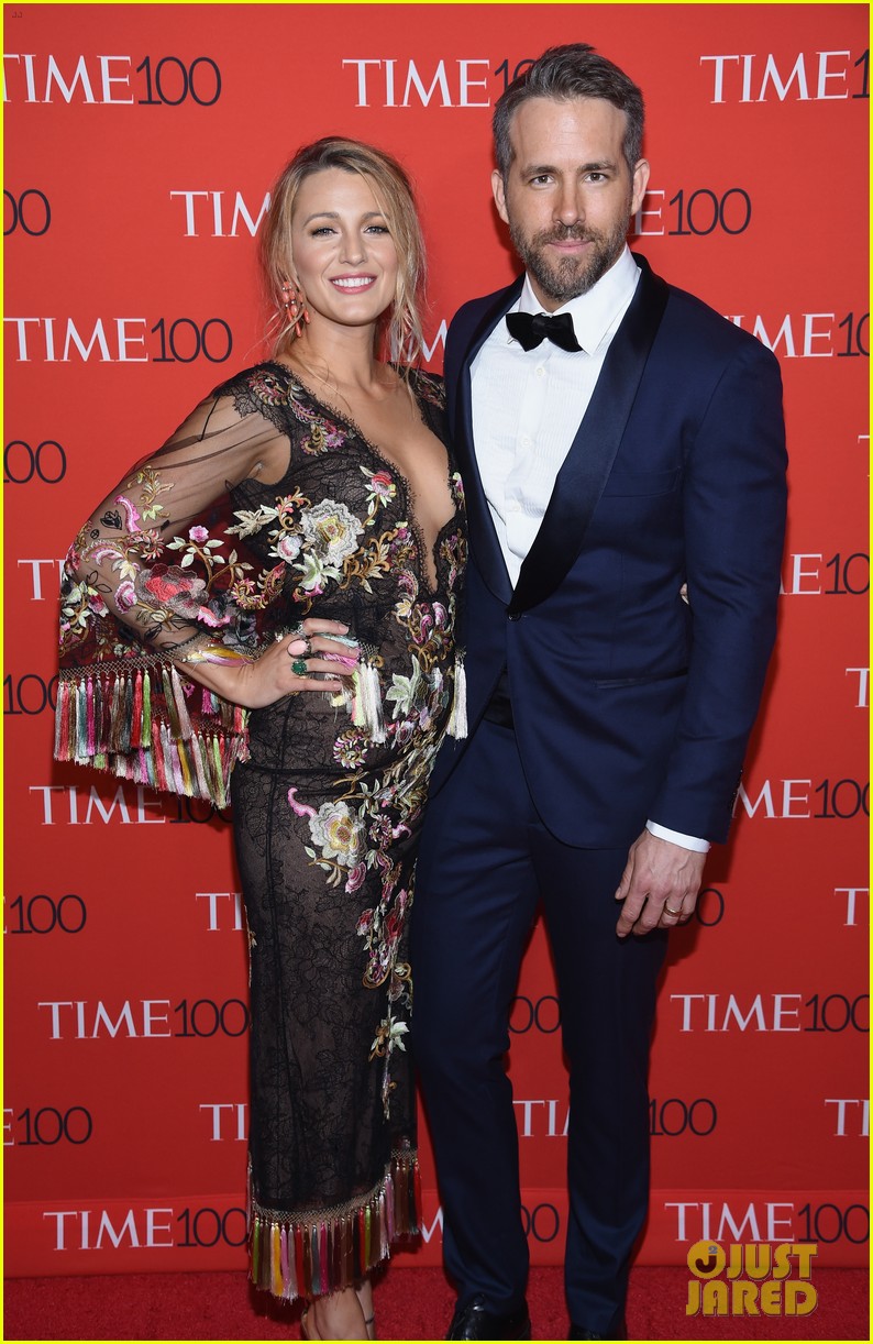 Ryan Reynolds Bakes HeartShaped Cake for Blake Lively on Valentine's