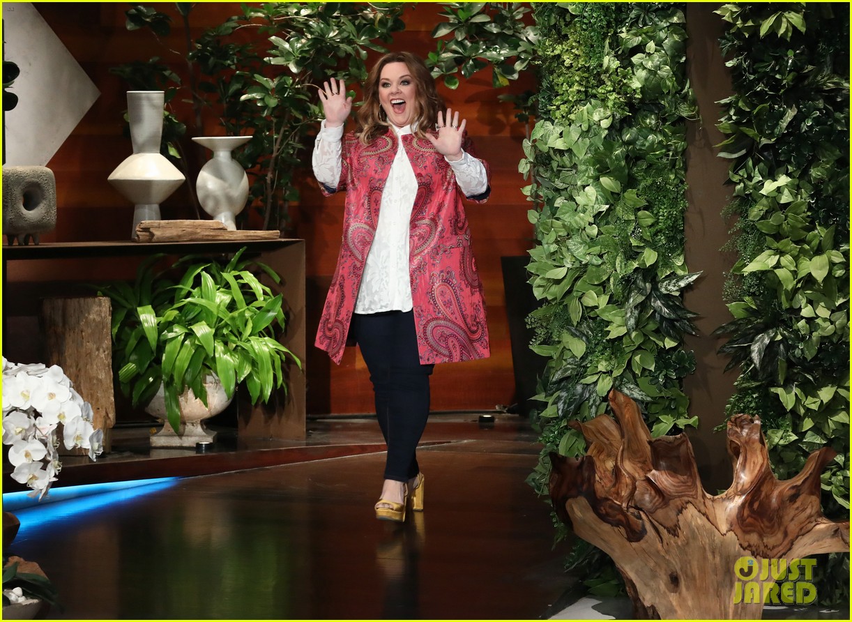 melissa mccarthy debuts hilarious life of the party trailer on ellen 044028003