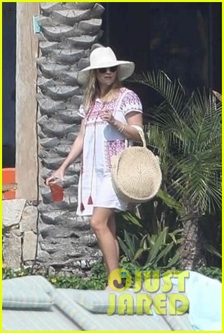 Reese Witherspoon Vacations in Mexico With Her Family!: Photo 4036069