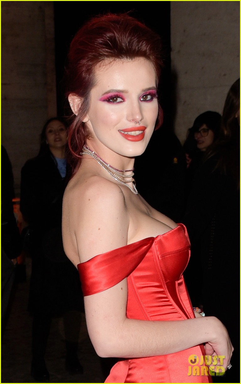 bella thorne goes red hot for midnight sun premiere in rome 024040445