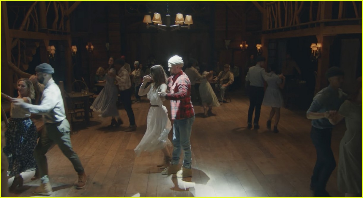 Justin Timberlake Dances with Wife Jessica Biel in 'Man of the Woods