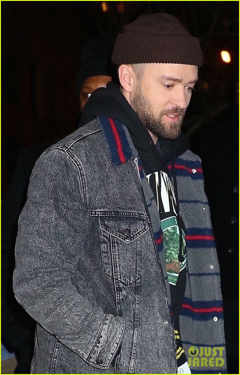 justin timberlake buys pizza for his nyc pop up shop customers 044030081