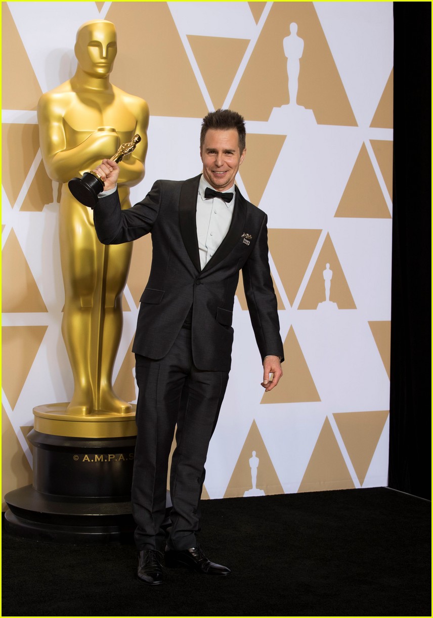 oscars 2018 acting winners pose with trophies 054044951