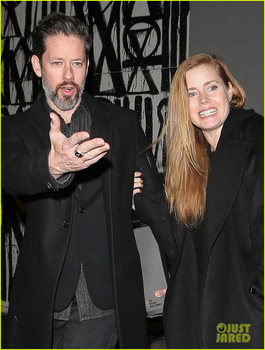 amy adams darren le gallo couple up for date night 02