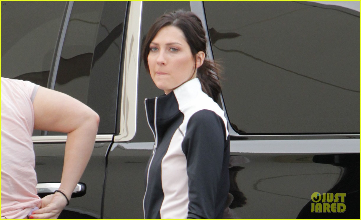 The Bachelorette's Becca Kufrin Has Group Date at a Trampoline Park