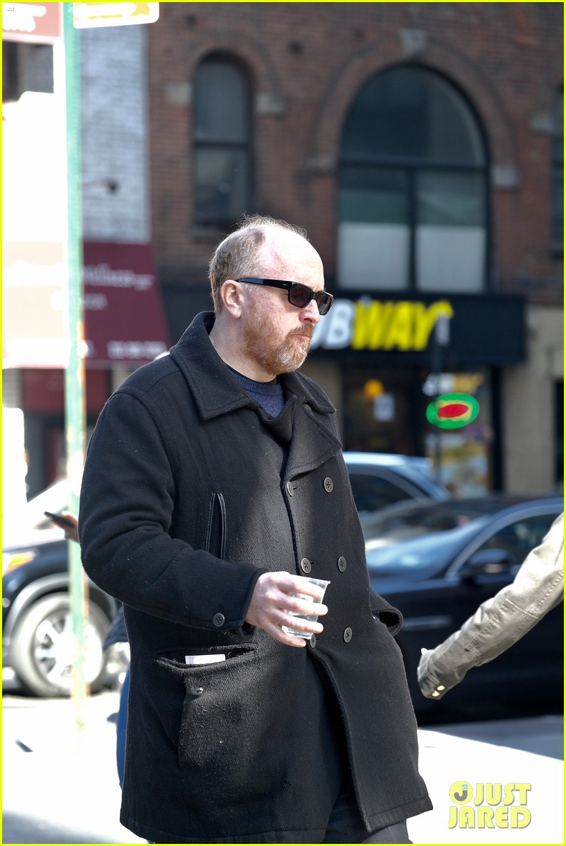 louis ck keeps low profile in nyc amid sexual assault scandal 084041057