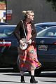 pregnant kirsten dunst kicks off her weekend at the grocery store 11