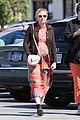 pregnant kirsten dunst kicks off her weekend at the grocery store 16