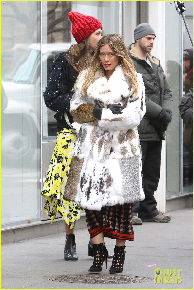 sutton foster hilary duff film younger 06