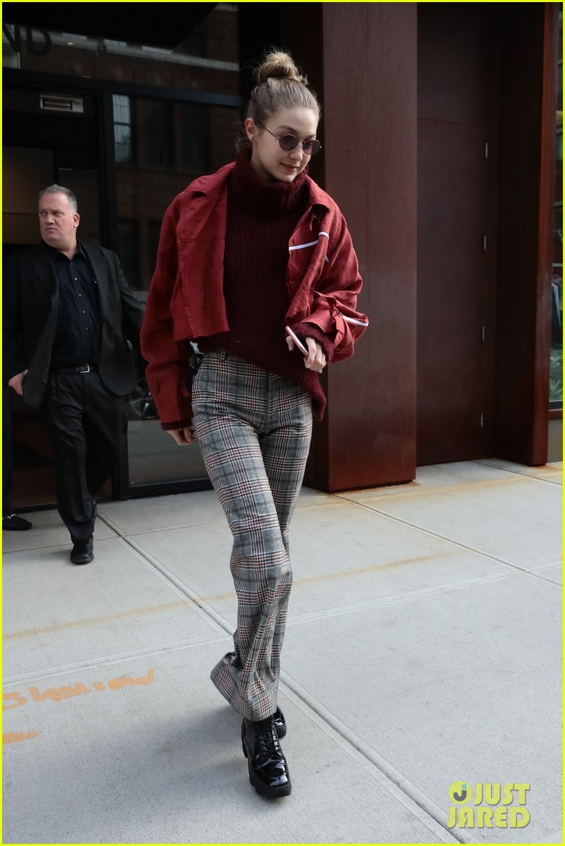 Gigi Hadid Steps Out for the First Time Since News of Zayn Malik(00)