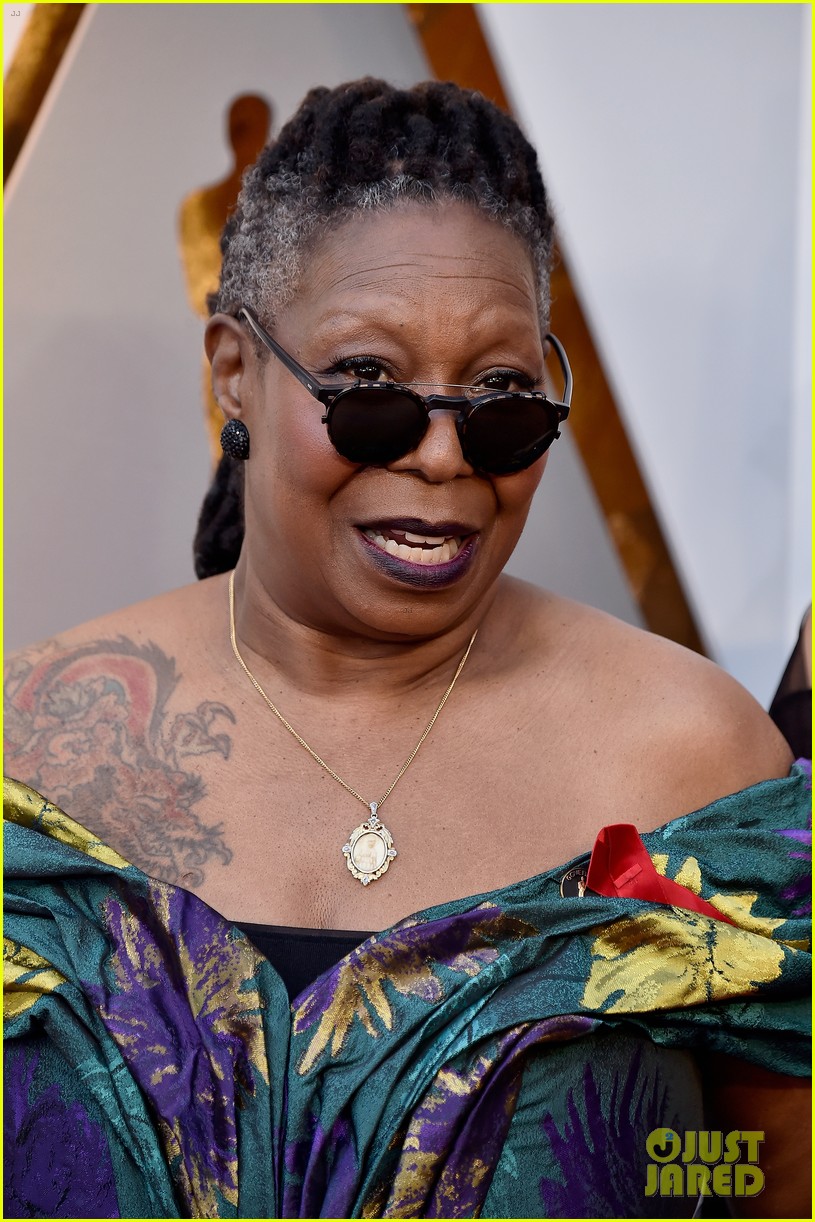 whoopi goldberg adds pockets and boots to oscars 2018 gown 034044176