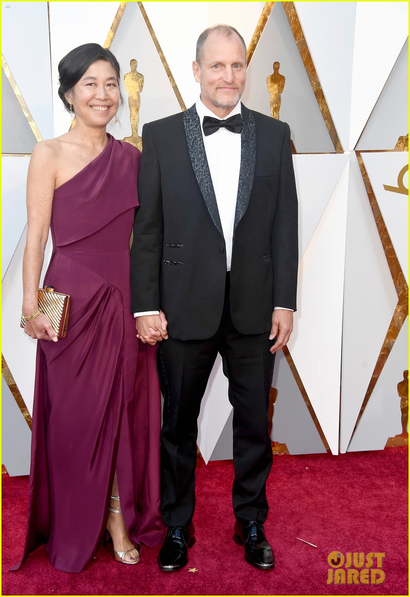 Woody Harrelson Shares a Hug With Best Supporting Actor Winner Sam