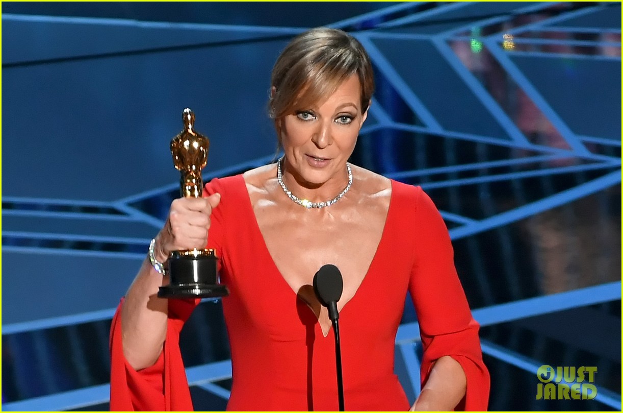 Allison Janney Wins Best Supporting Actress at Oscars 2018! Photo(02)