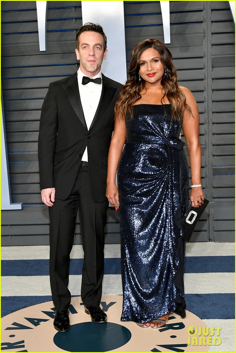mindy kaling and bj novak have office reunion at vanity fair oscars party 064044853