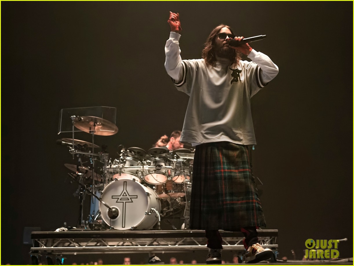 jared leto dons colorful ensemble between thirty seconds to mars shows 05