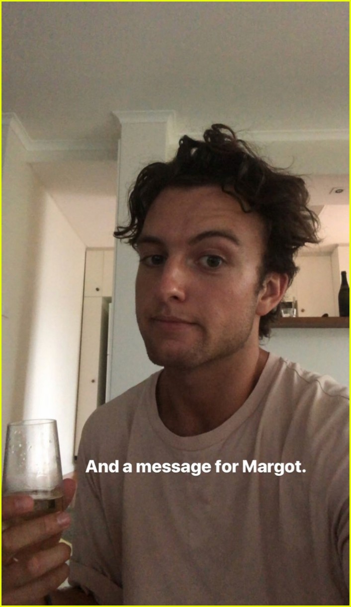 Margot Robbie's Brother Jokingly Shades Her After Oscars Loss Photo
