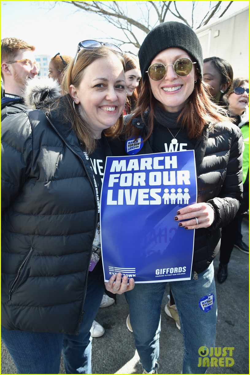 julianne moore glenn close cher attend march for our lives 044055373