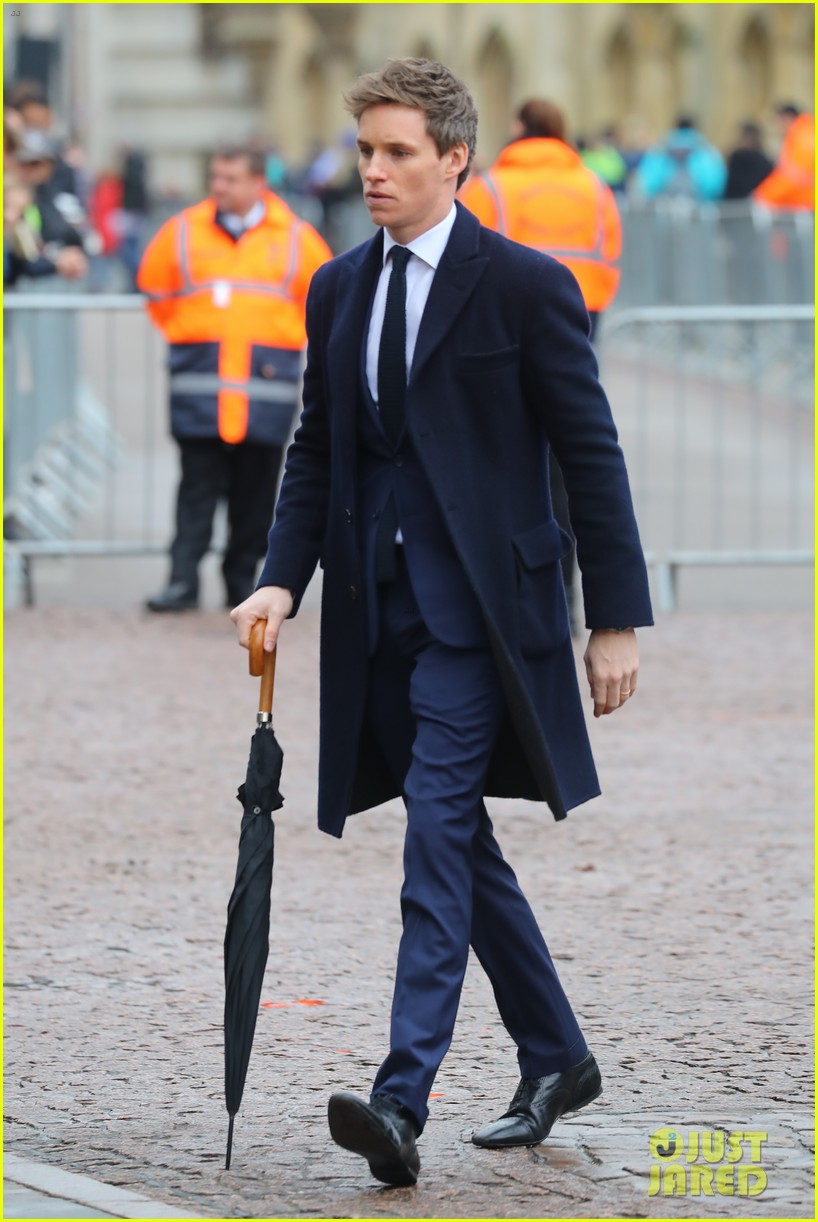 'Theory of Everything' Stars Eddie Redmayne & Felicity Jones Attend