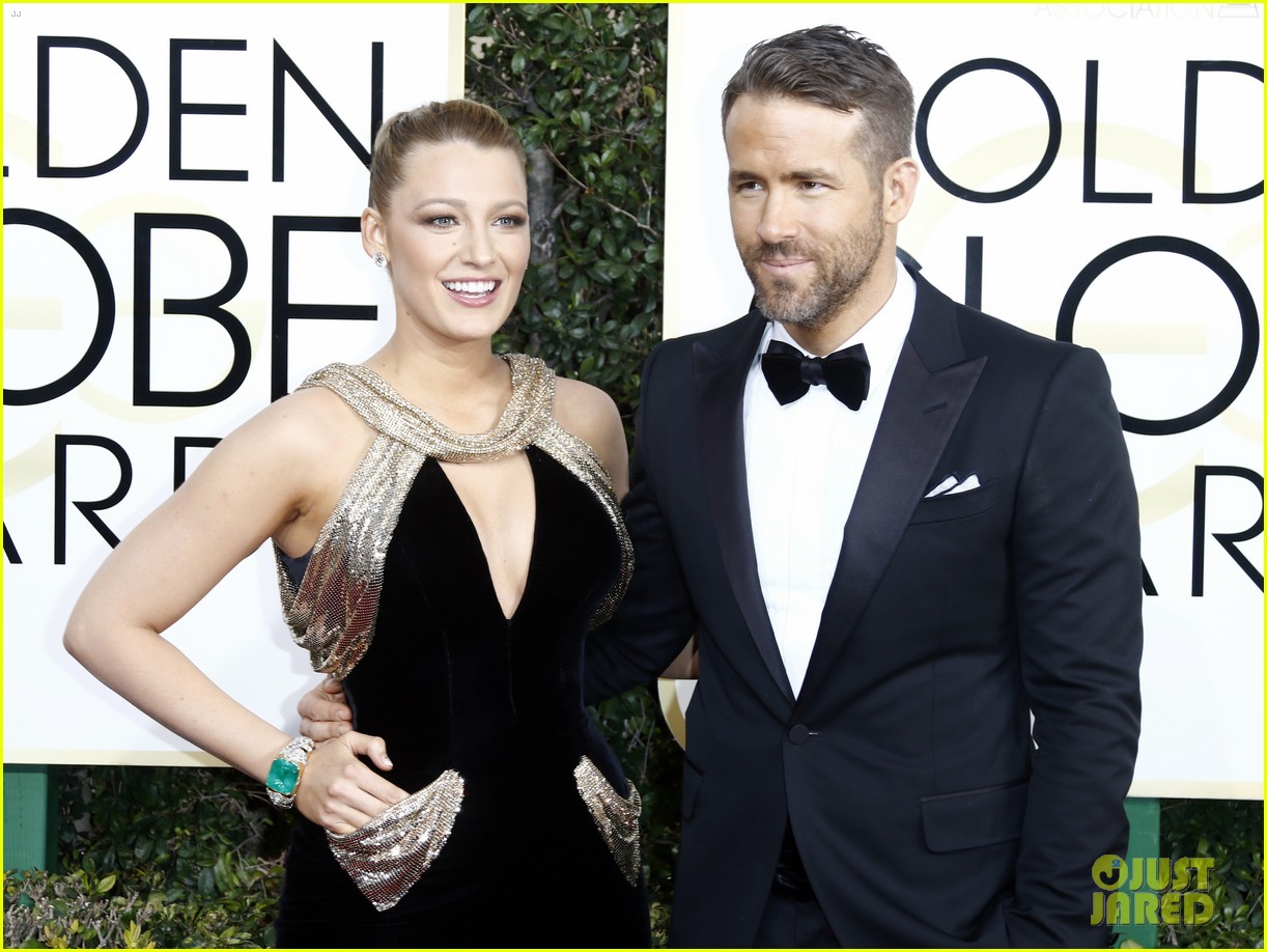 Ryan Reynolds Responds to Marriage Trouble Rumors with His Signature(02)