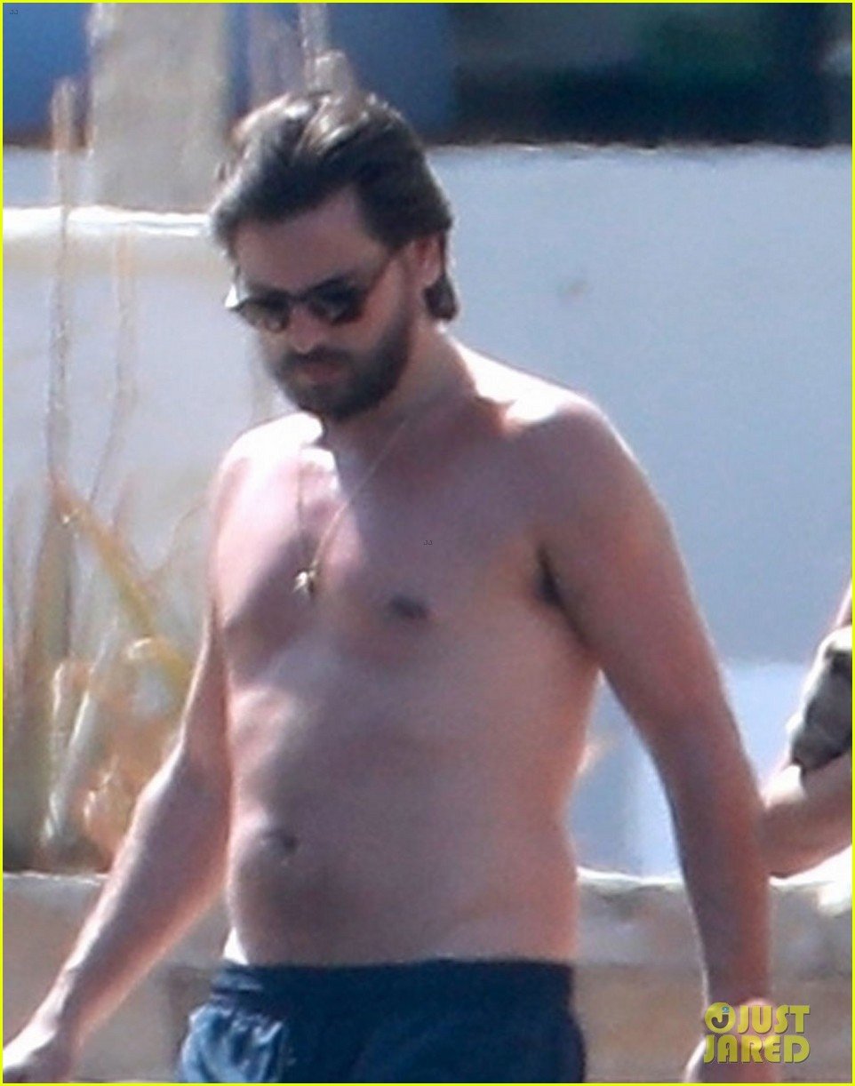 Scott Disick Goes On Vacation with Sofia Richie & His Kids Photo