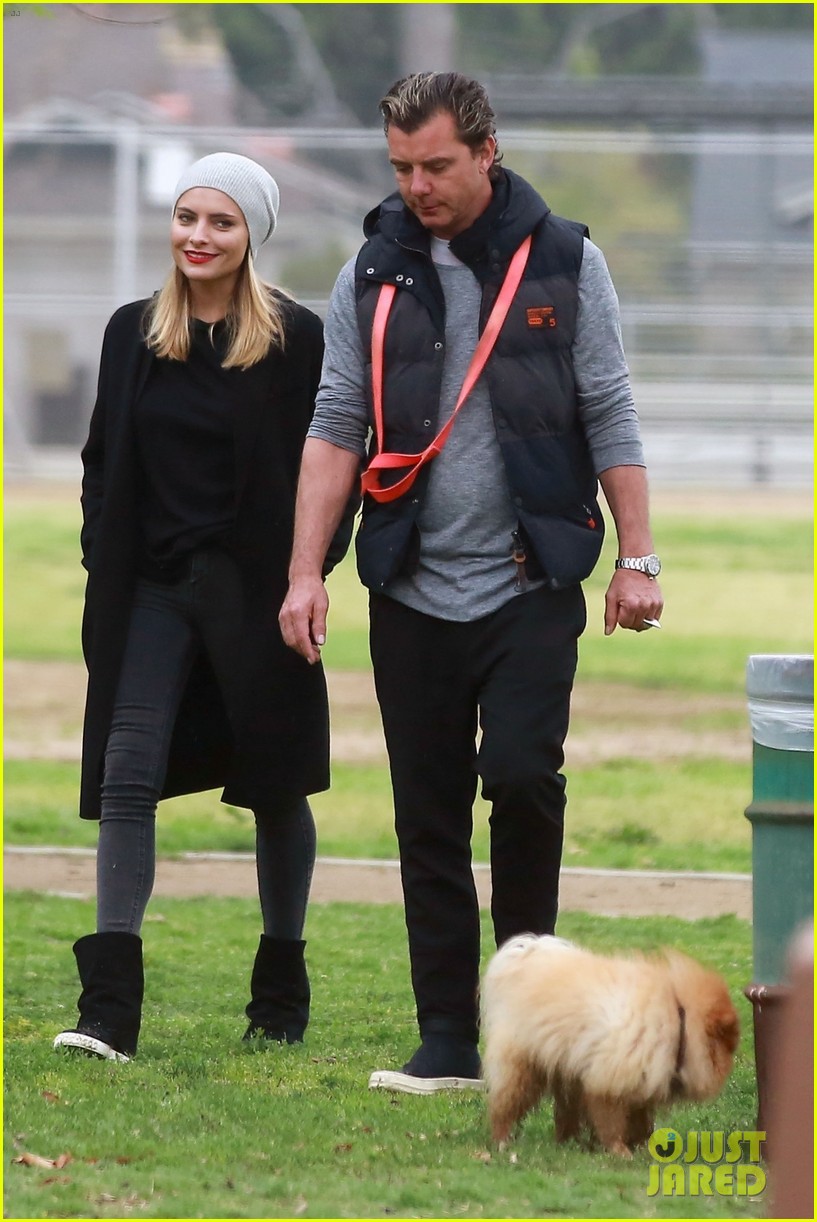 gavin rossdale sophia thomalla stay close during afternoon stroll 054050982
