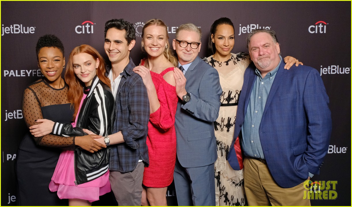 &lsquo;The Handmaid&rsquo;s Tale&rsquo; Cast Tease Season 2 at PaleyFest 2018: Photo