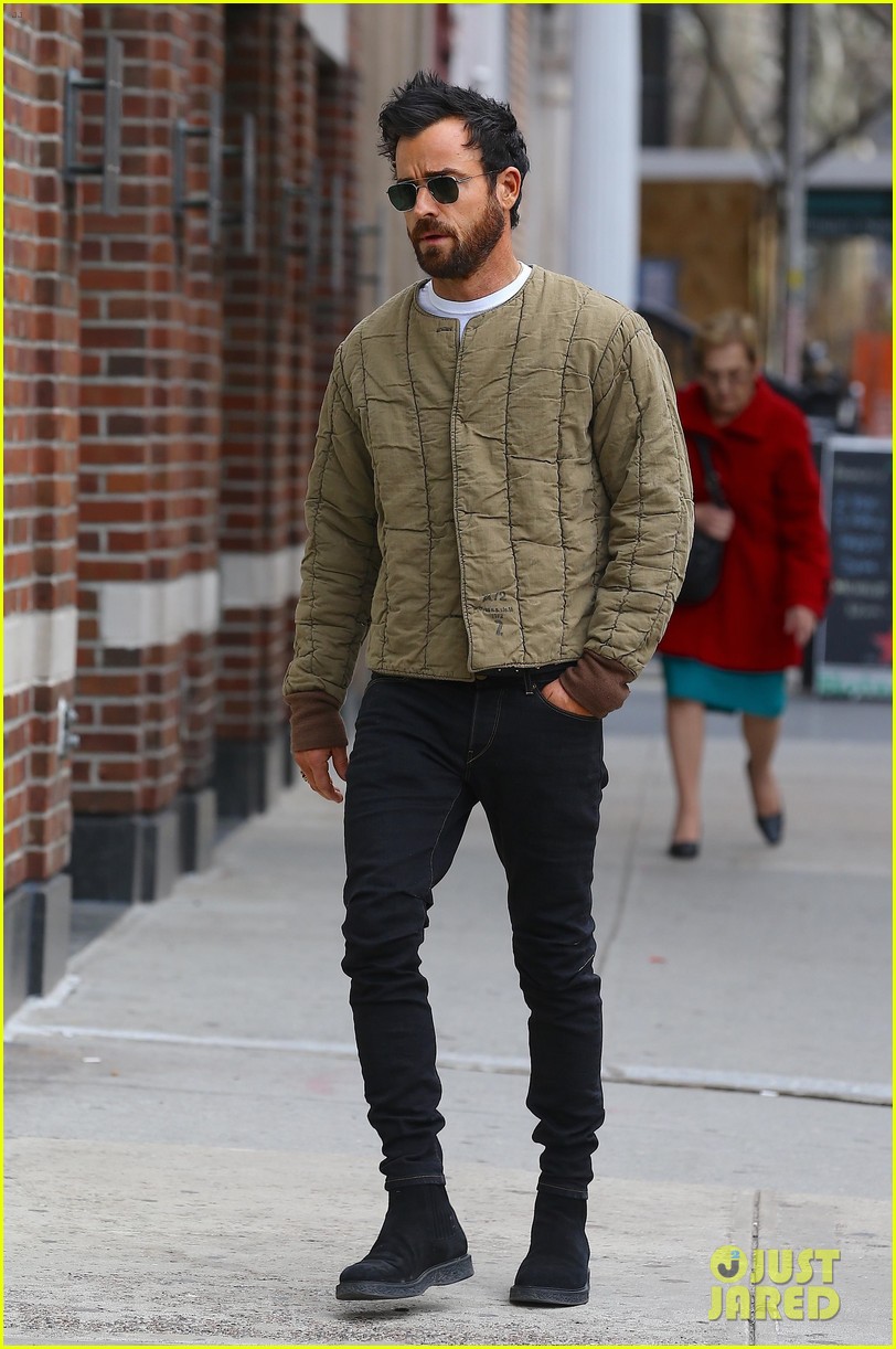 justin theroux steps out for first time since split 014041738