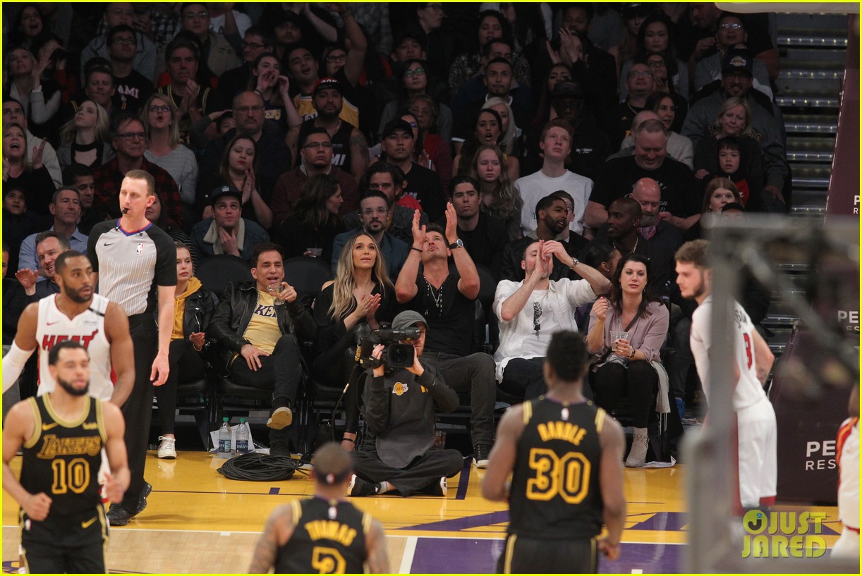 robin thicke april love geary lakers game 014051985
